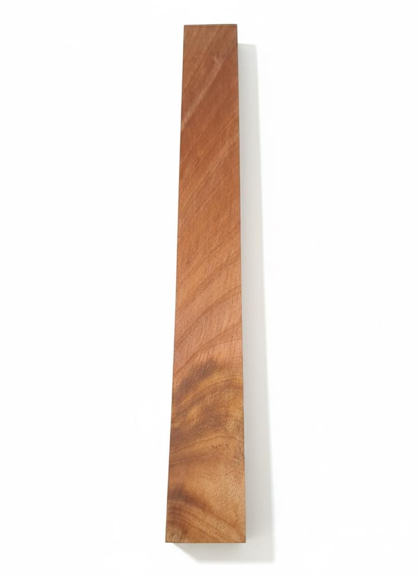 Highly Figured Exotic Wood Blank – 3D Figure &amp; Golden Caramel Tones – 813 g