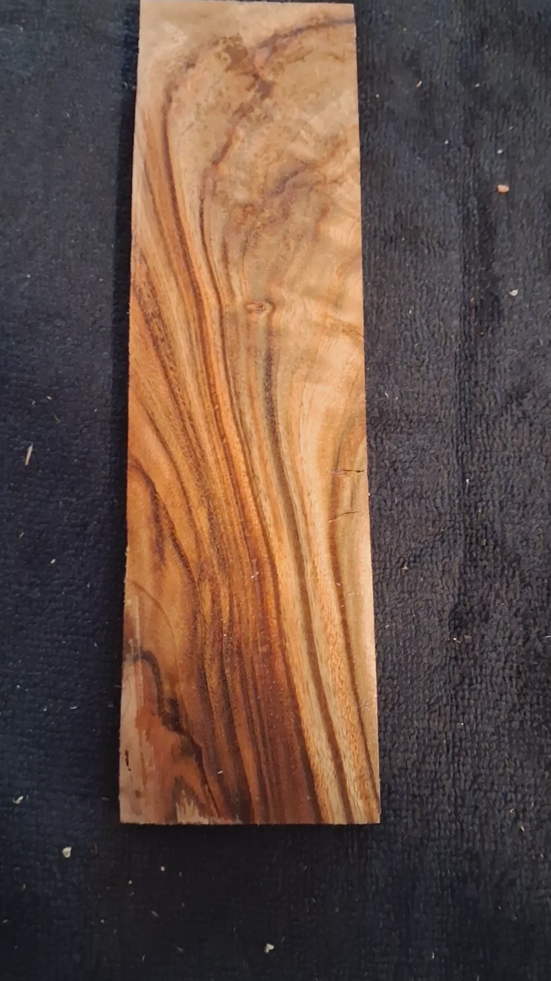 Highly Figured Eucalyptus Wood Blank – Flowing Grain &amp; Natural Chatoyance – 8 3/